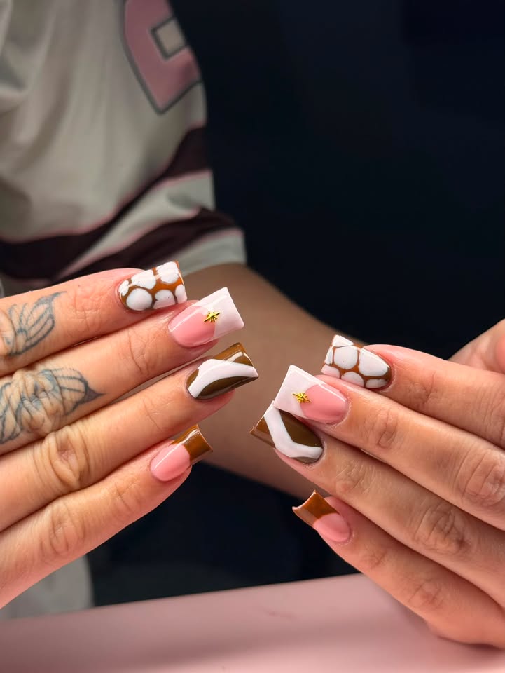 Brown and white abstract square nail set